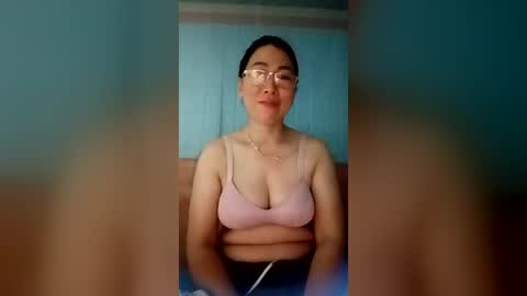 Snapshot of mickye00 chatting on 22, 6, 2026 Miky online show from 22, 6, 2026