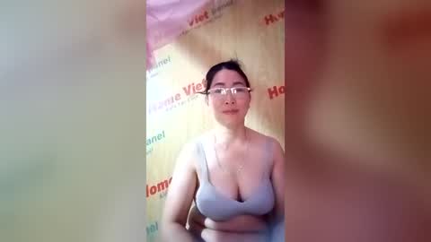Snapshot of mickye00 chatting on 24, 6, 2026 Miky online show from 24, 6, 2026