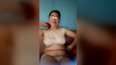 Snapshot of mickye00 chatting on 24, 6, 2026 Miky online show from 24, 6, 2026