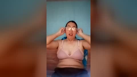 Snapshot of mickye00 chatting on 26, 6, 2026 Miky online show from 26, 6, 2026