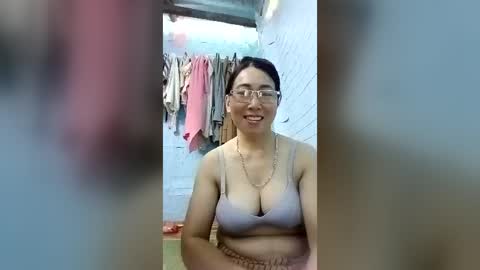 Snapshot of mickye00 chatting on 2, 7, 2026 Miky online show from 2, 7, 2026