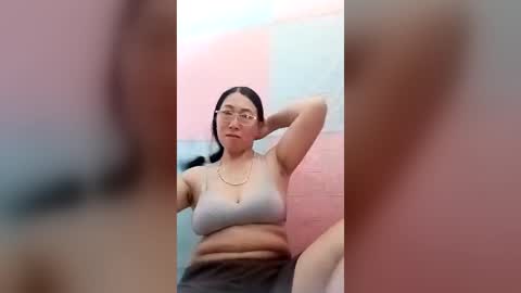 Snapshot of mickye00 chatting on 14, 7, 2026 Miky online show from 14, 7, 2026