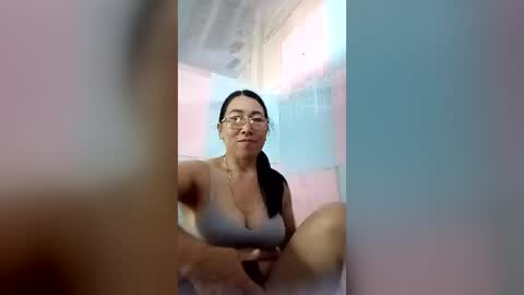 Snapshot of mickye00 chatting on 28, 7, 2026 Miky online show from 28, 7, 2026