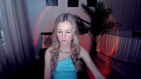 midnighteaura online show from 28, 4, 2026