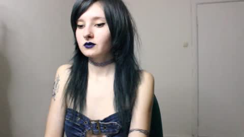 Snapshot of midnightsiren chatting on 4, 11, 2025 midnightsiren online show from 4, 11, 2025