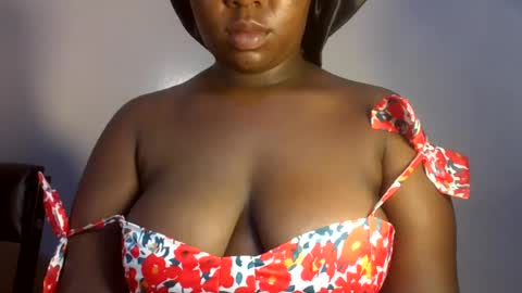 midnightt_curves online show from 23, 6, 2026