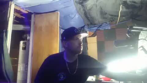 Snapshot of midtownhustler chatting on 16, 9, 2025 midtownhustler online show from 16, 9, 2025