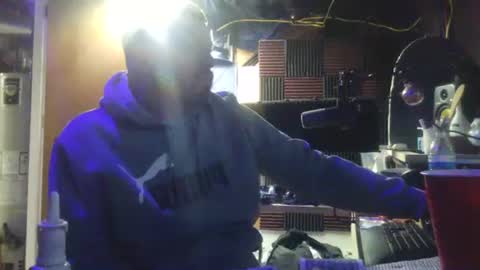 Snapshot of midtownhustler chatting on 22, 9, 2025 midtownhustler online show from 22, 9, 2025