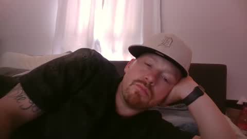 Snapshot of midtownhustler chatting on 28, 9, 2025 midtownhustler online show from 28, 9, 2025