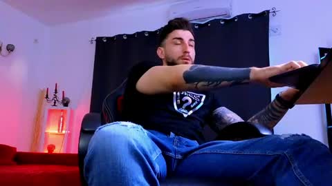 MightyAaron online show from 15, 4, 2026