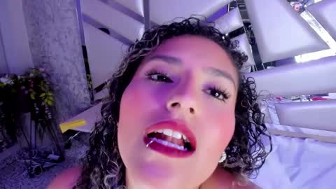 Snapshot of miia02 chatting on 20, 12, 2024 MIA 3 online show from 20, 12, 2024