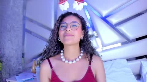 Snapshot of miia02 chatting on 24, 12, 2024 MIA 3 online show from 24, 12, 2024