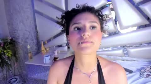 Snapshot of miia02 chatting on 4, 1, 2025 MIA 3 online show from 4, 1, 2025