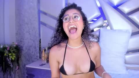 Snapshot of miia02 chatting on 6, 1, 2025 MIA 3 online show from 6, 1, 2025