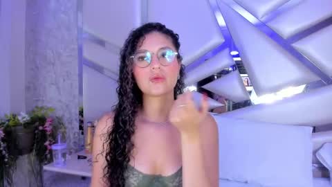 Snapshot of miia02 chatting on 11, 1, 2025 MIA 3 online show from 11, 1, 2025