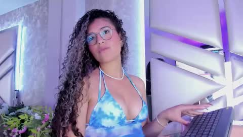 Snapshot of miia02 chatting on 22, 1, 2025 MIA 3 online show from 22, 1, 2025