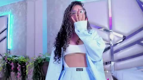 Snapshot of miia02 chatting on 23, 1, 2025 MIA 3 online show from 23, 1, 2025