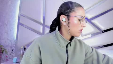 Snapshot of miia02 chatting on 28, 1, 2025 MIA 3 online show from 28, 1, 2025