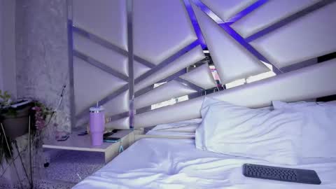 Snapshot of miia02 chatting on 28, 2, 2025 MIA 3 online show from 28, 2, 2025