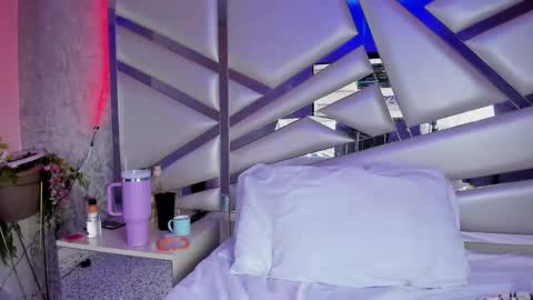 Snapshot of miia02 chatting on 7, 3, 2025 MIA 3 online show from 7, 3, 2025