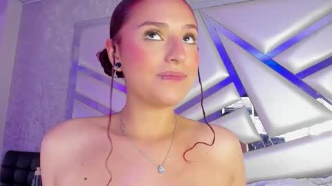 Snapshot of miia02 chatting on 19, 9, 2025 MIA 3 online show from 19, 9, 2025