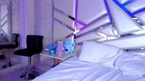 Snapshot of miia02 chatting on 15, 10, 2025 MIA 3 online show from 15, 10, 2025