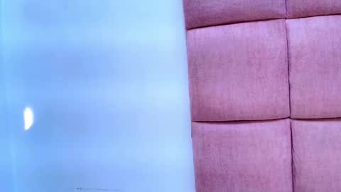 Snapshot of miia_01_ chatting on 22, 9, 2025 Mia online show from 22, 9, 2025