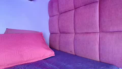 Snapshot of miia_01_ chatting on 25, 9, 2025 Mia online show from 25, 9, 2025