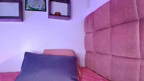 Snapshot of miia_01_ chatting on 27, 9, 2025 Mia online show from 27, 9, 2025