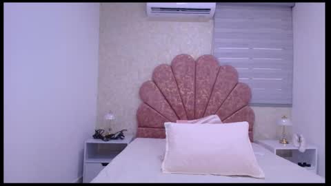 Snapshot of miia_01_ chatting on 10, 11, 2025 Mia online show from 10, 11, 2025