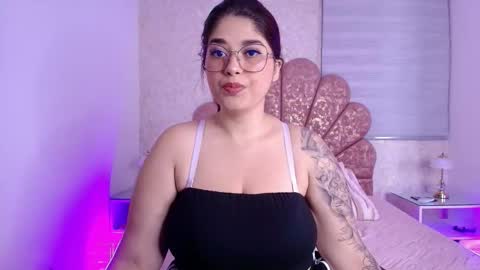 Snapshot of miia_01_ chatting on 27, 11, 2025 Mia online show from 27, 11, 2025