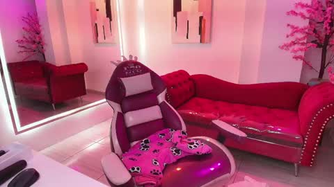 Miia  online show from 25, 4, 2026