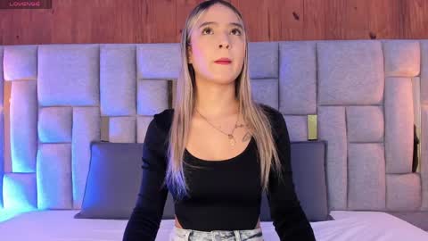 Mia  online show from 28, 4, 2026