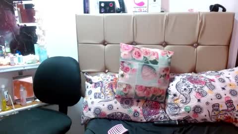 Snapshot of miia_spencer_ chatting on 12, 2, 2025 miia online show from 12, 2, 2025