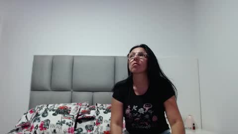 miia_teylorr online show from 29, 1, 2025