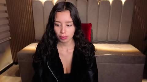 miiaa_evans1 online show from 22, 3, 2026