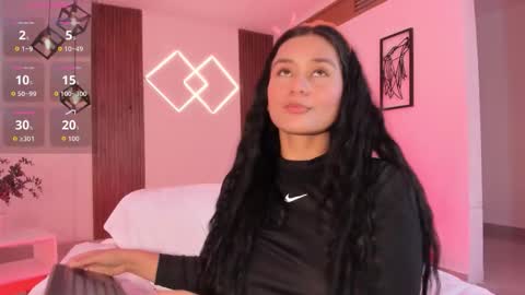 Mia  online show from 16, 12, 2025