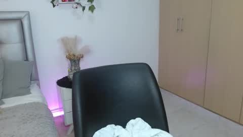 Snapshot of miiaa_k chatting on 15, 5, 2026 miiaa_k online show from 15, 5, 2026