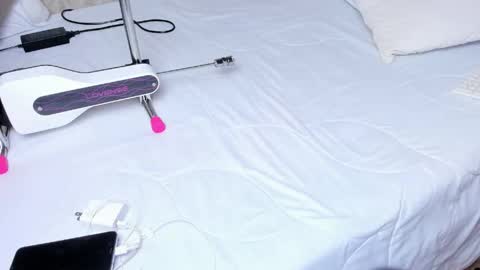 miiaa_m online show from 26, 4, 2026