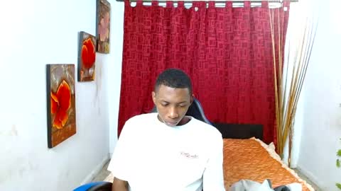 Snapshot of miilo18 chatting on 4, 6, 2026 milo online show from 4, 6, 2026
