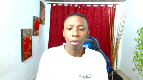 Snapshot of miilo18 chatting on 10, 6, 2026 milo online show from 10, 6, 2026