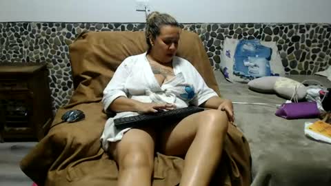 Snapshot of miilu74 chatting on 19, 6, 2026 Miilu74 online show from 19, 6, 2026
