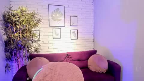 Snapshot of miilu__1 chatting on 22, 2, 2025 miilu online show from 22, 2, 2025