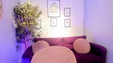 Snapshot of miilu__1 chatting on 25, 2, 2025 miilu online show from 25, 2, 2025