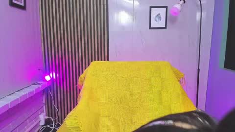 Snapshot of miilu__1 chatting on 17, 11, 2025 miilu online show from 17, 11, 2025