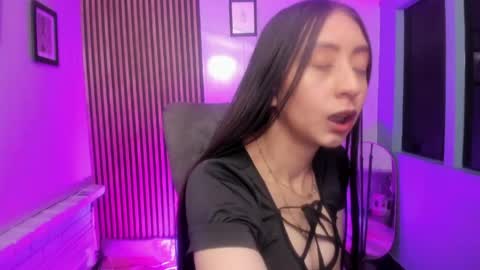 miilu  online show from 22, 4, 2026