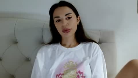 Mika online show from 15, 7, 2026