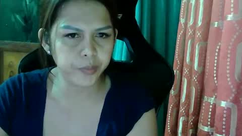 Snapshot of mika_morexoxo chatting on 16, 11, 2025 Mika online show from 16, 11, 2025