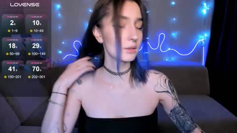 Mika online show from 17, 12, 2025