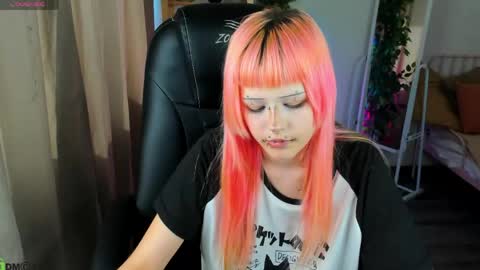 Mika online show from 26, 4, 2026